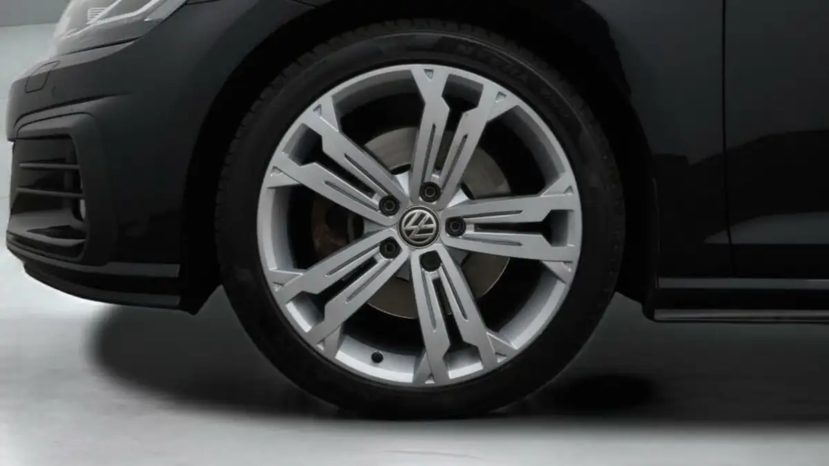 2017-volkswagen-golf-20tdi-gtd-ss-hatchback-5d-dsg-big-28