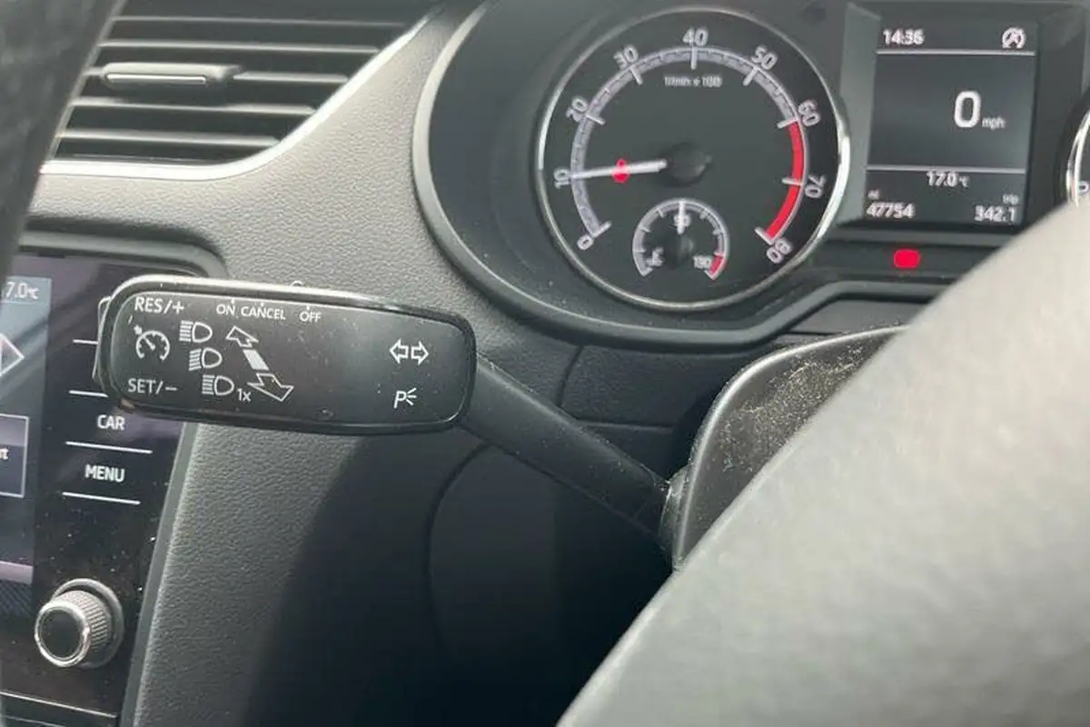 2018-skoda-octavia-10-tsi-se-estate-big-13