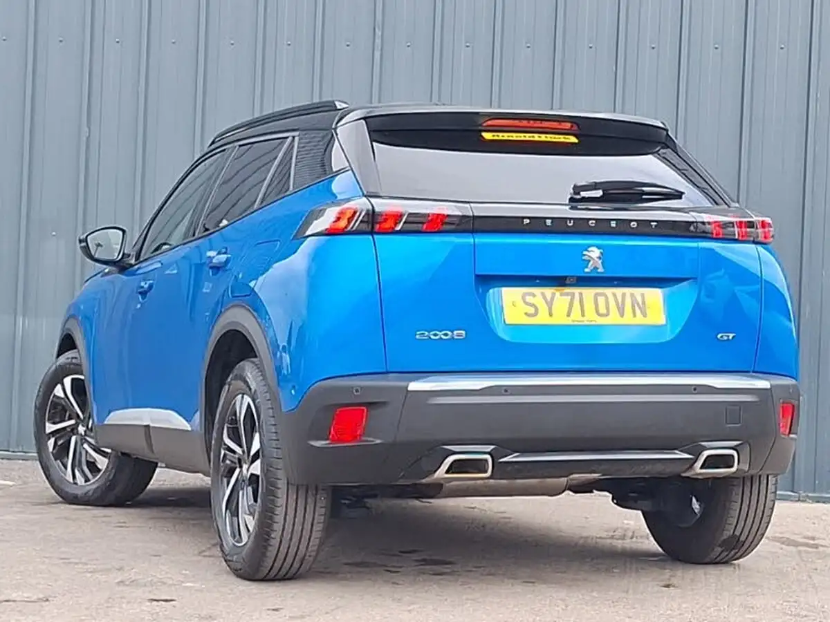 2022-peugeot-2008-suv-12-puretech-gt-big-1