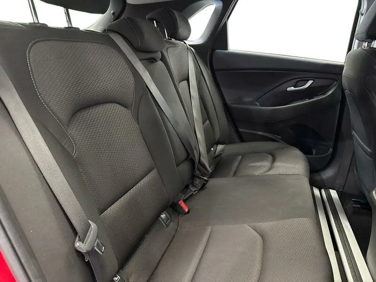 2019-hyundai-i30-10-t-gdi-se-nav-hatchback-big-12