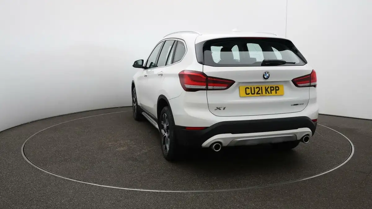 2021-bmw-x1-20-sdrive20i-xline-big-60