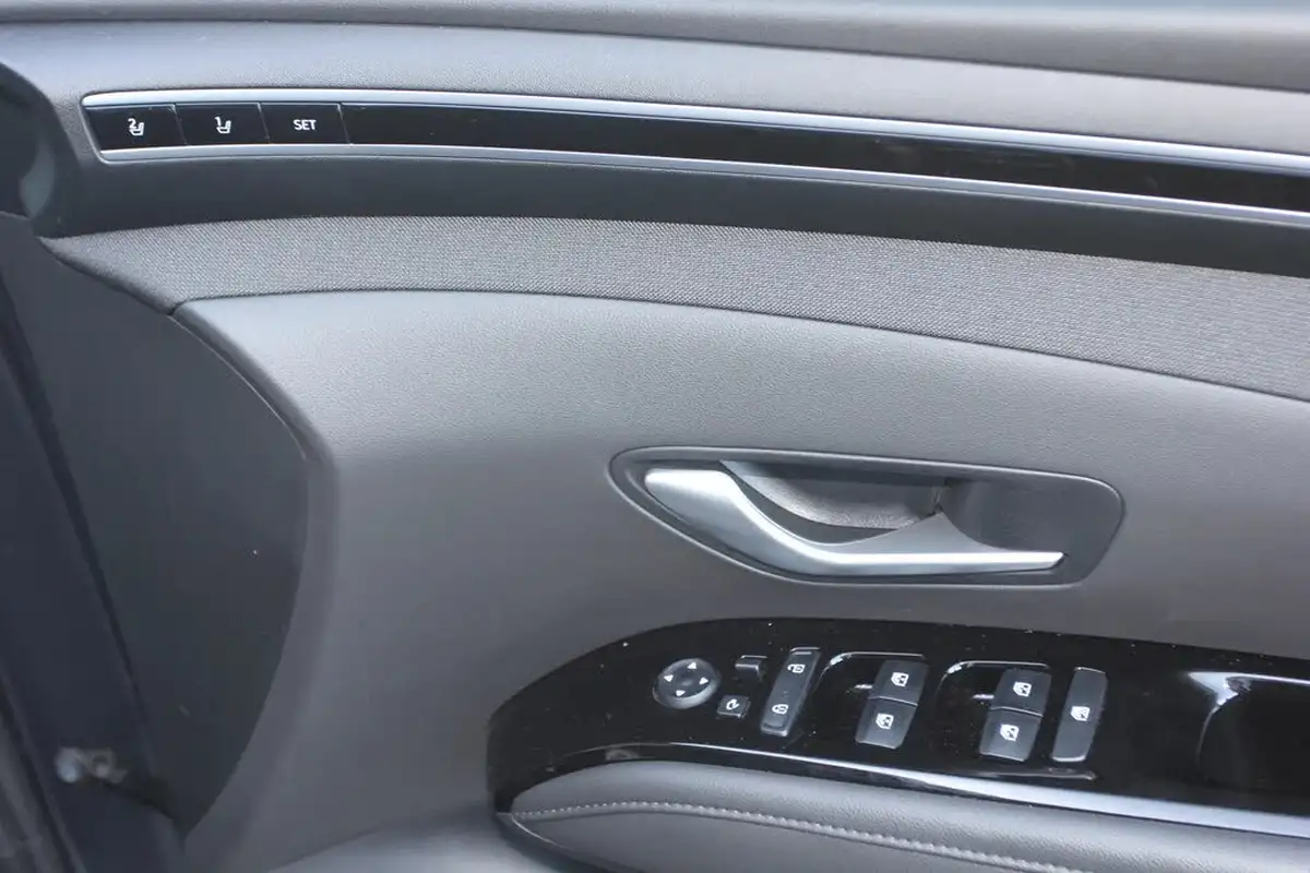 2023-hyundai-tucson-16-t-gdi-ultimate-150ps-big-19