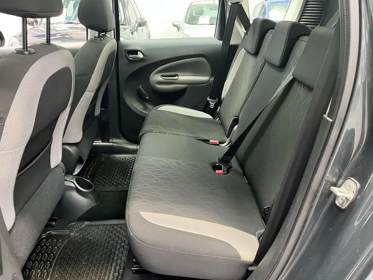 2013-citroen-c3-picasso-16td-selection-big-12