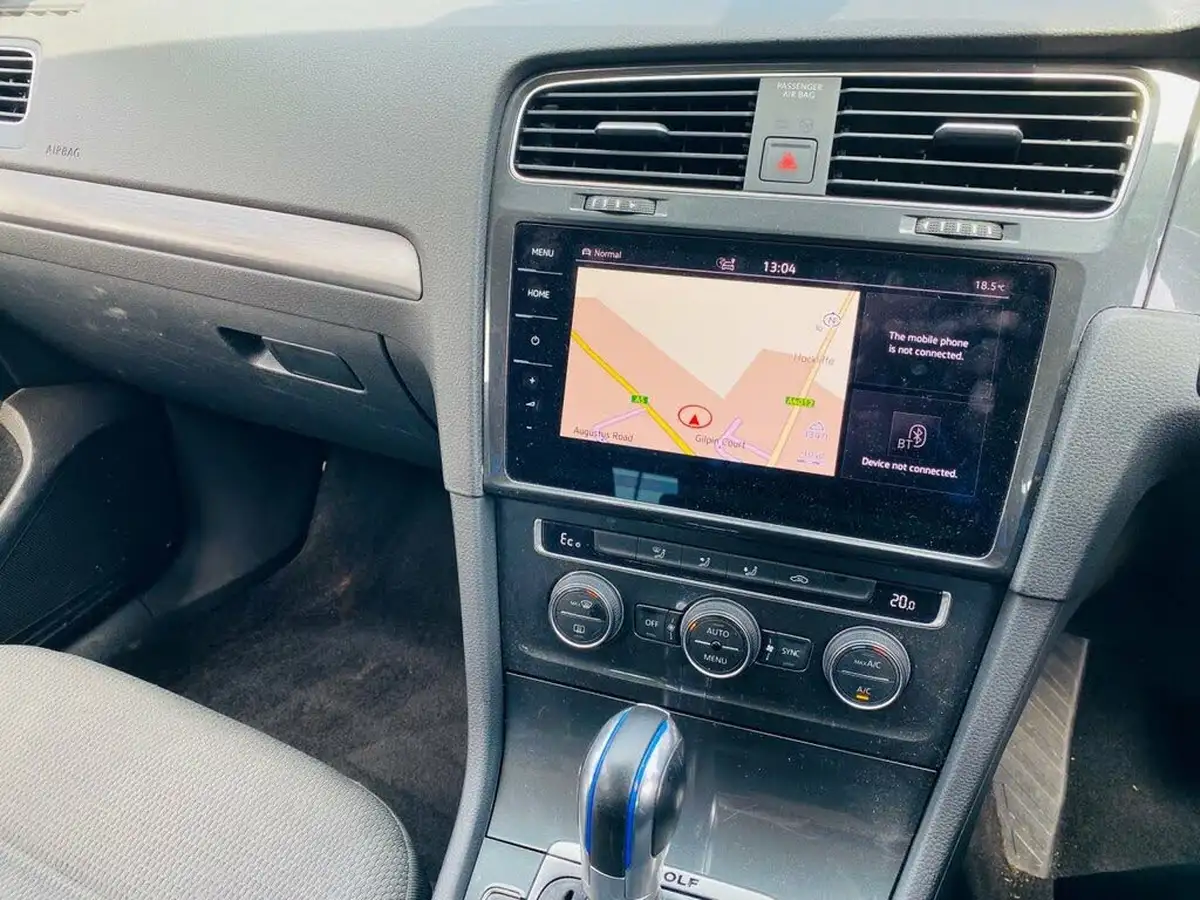 2019-volkswagen-golf-e-e-golf-big-31