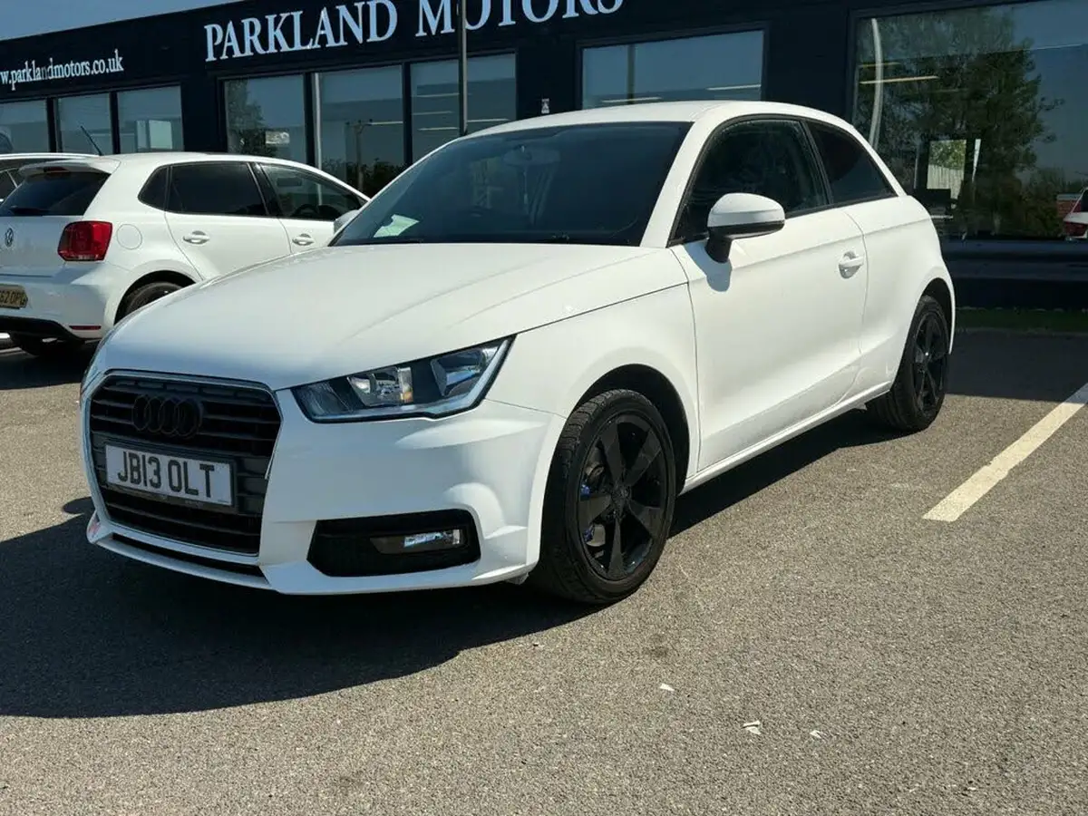 2015-audi-a1-16tdi-sport-hatchback-3d-big-3