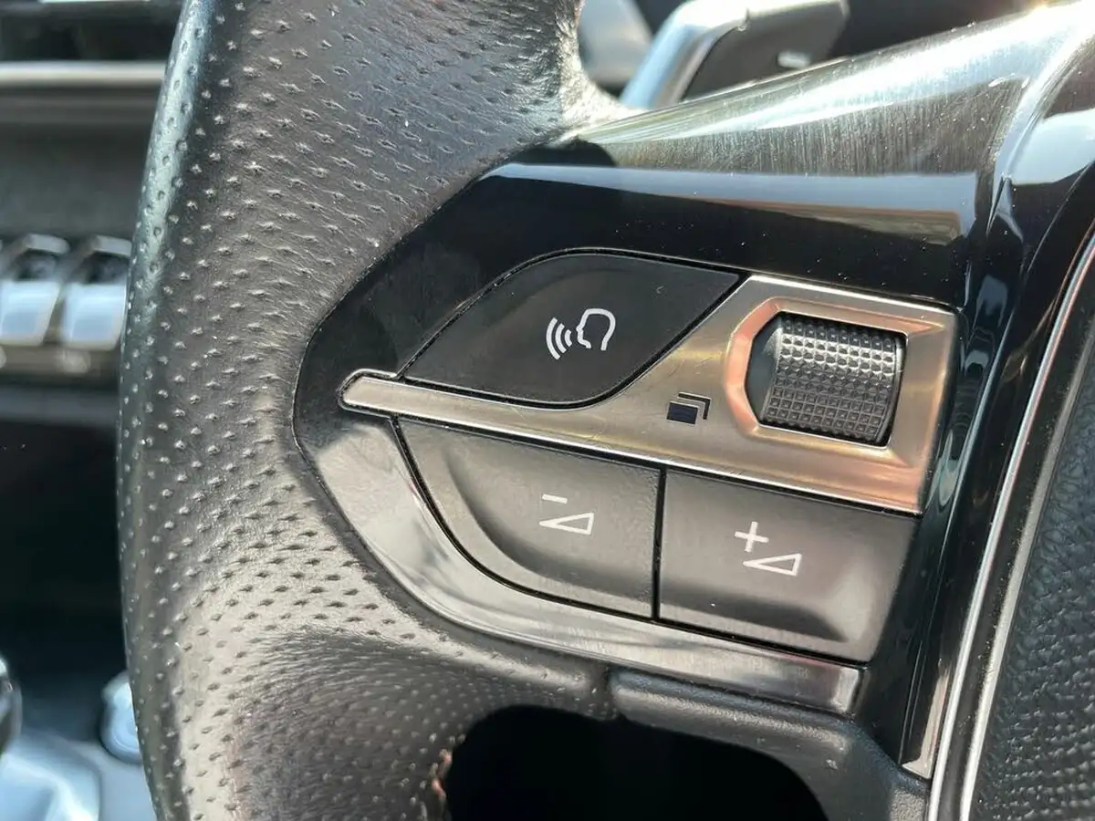 2017-peugeot-3008-suv-16-thp-gt-line-big-15