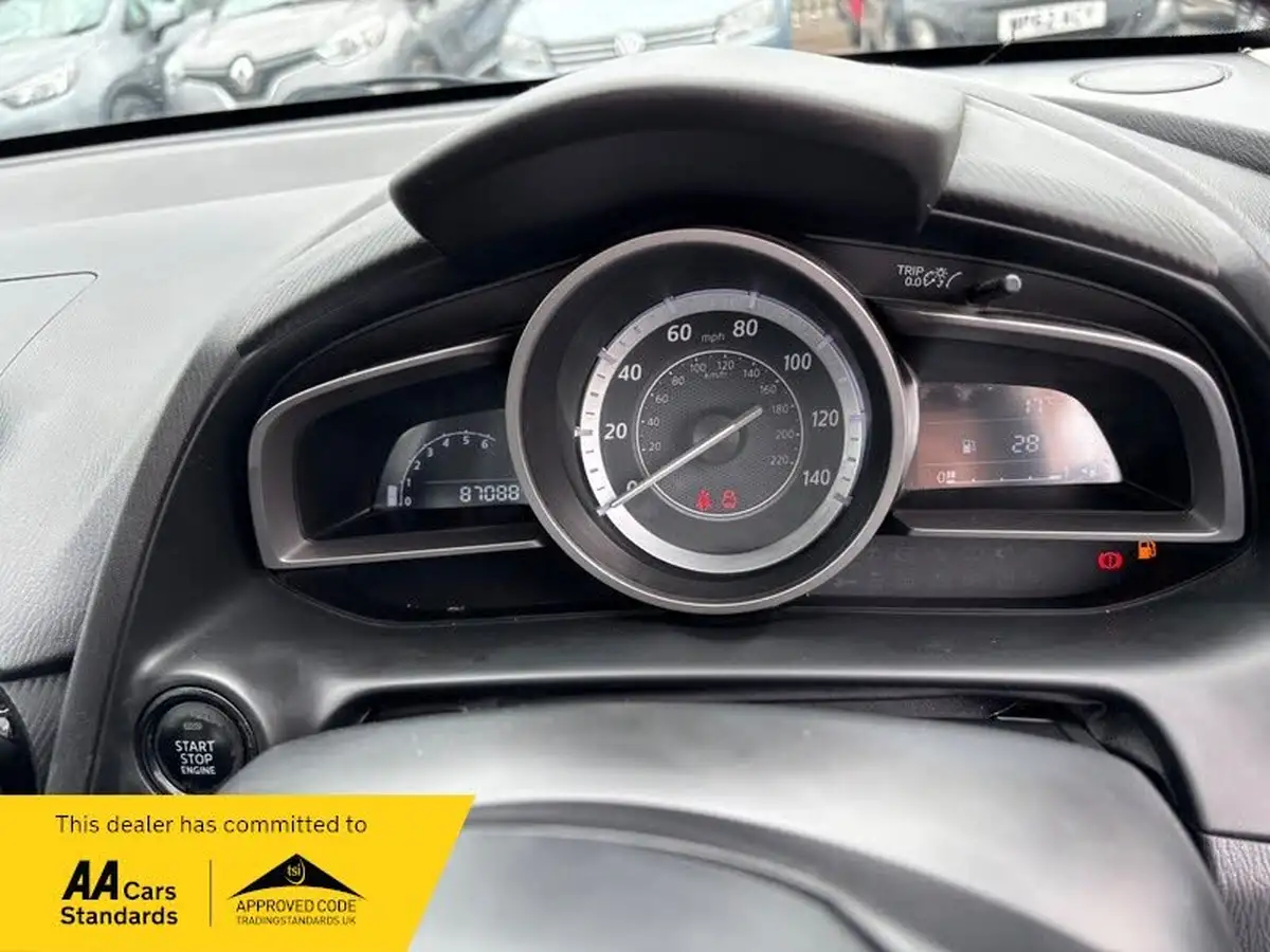 2017-mazda-mazda2-15-se-l-75ps-big-11