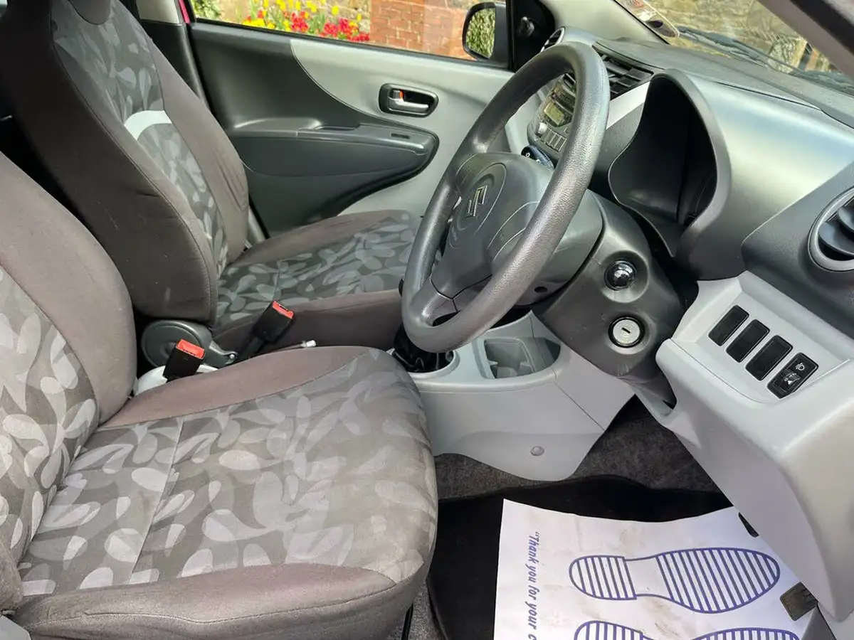 2011-suzuki-alto-10-sz2-big-39