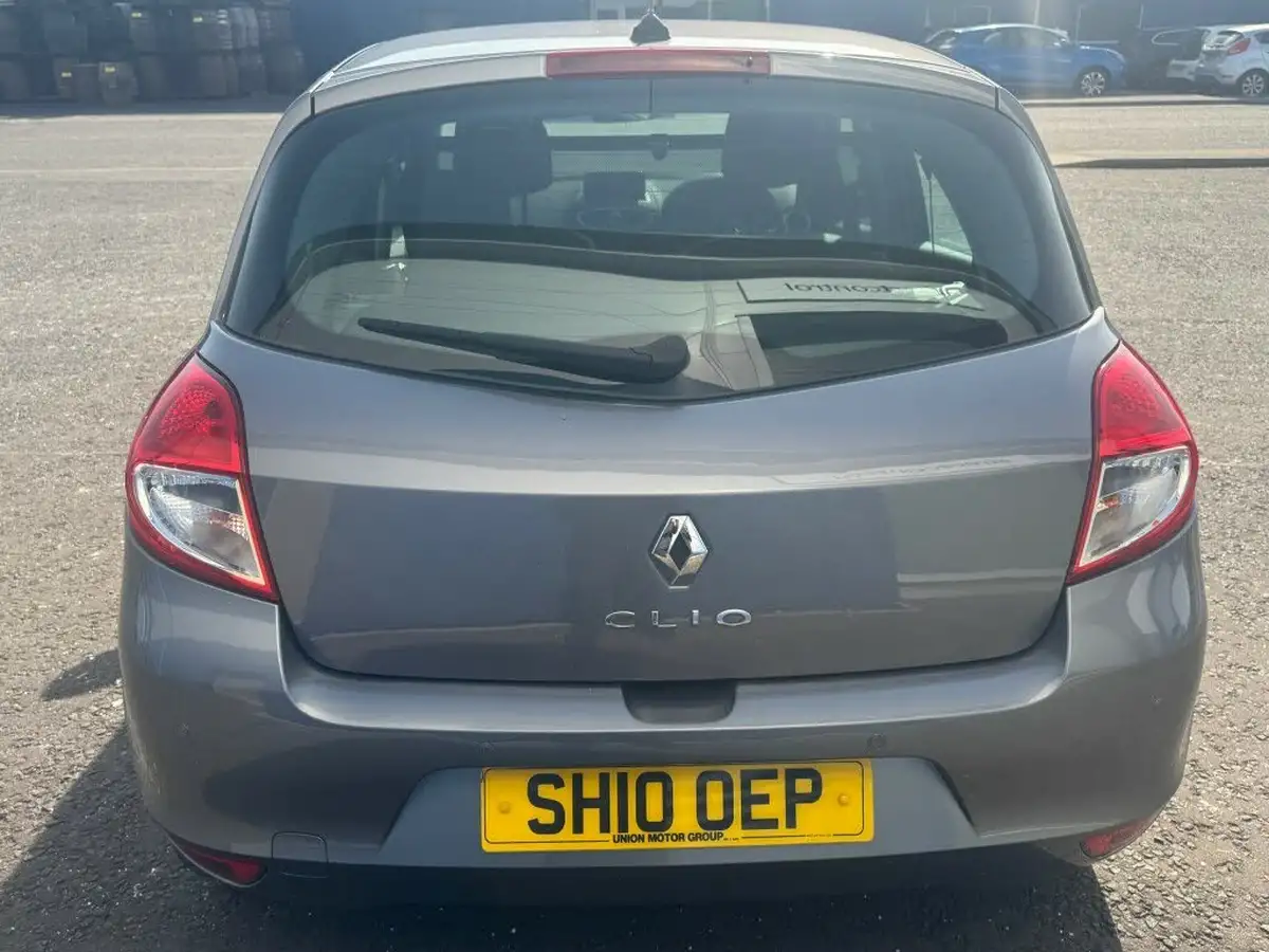 2010-renault-clio-16-initiale-tomtom-big-5