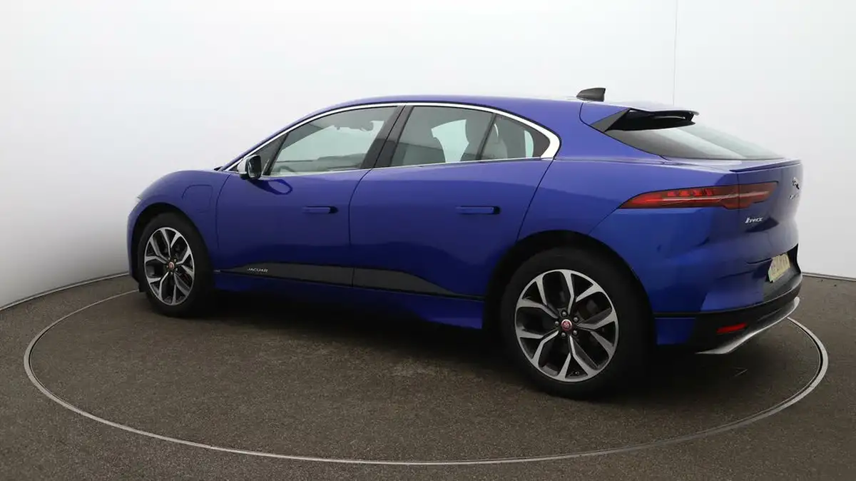 2021-jaguar-i-pace-ev400-hse-big-39