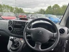 2018-peugeot-partner-small-8