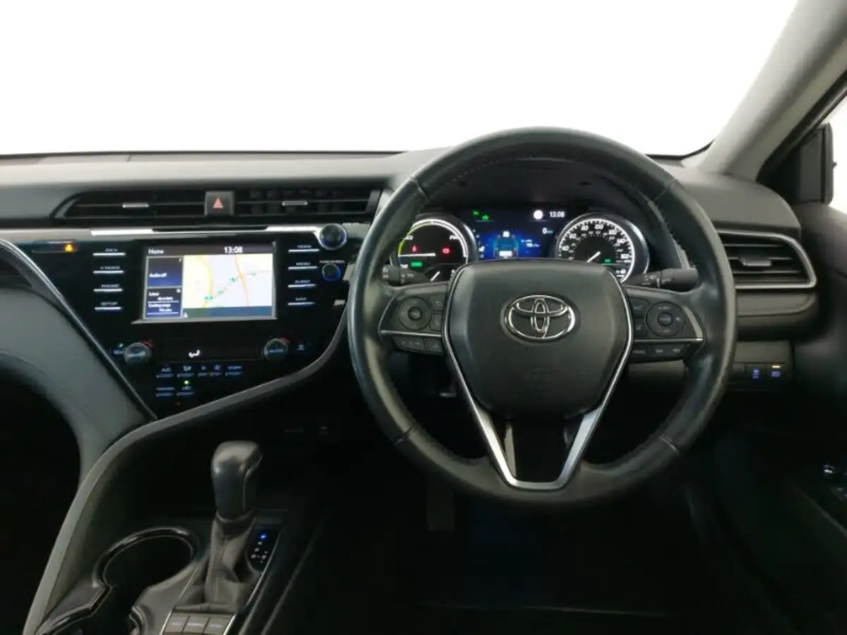 2021-toyota-camry-25-vvt-i-design-big-6