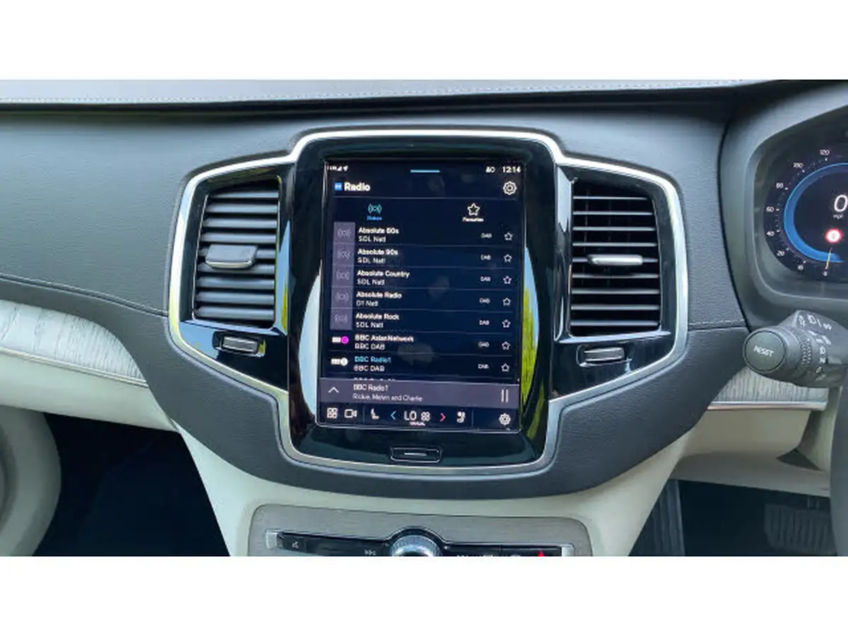 2024-volvo-xc90-20-t8-plus-big-29