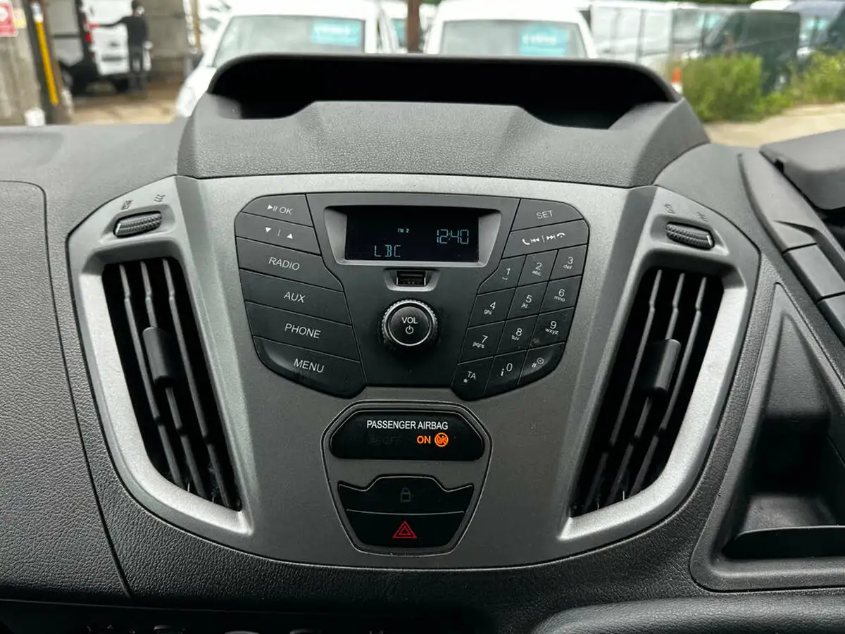 2016-ford-transit-custom-20tdci-310-l1h1-105pseu6-panel-van-big-18