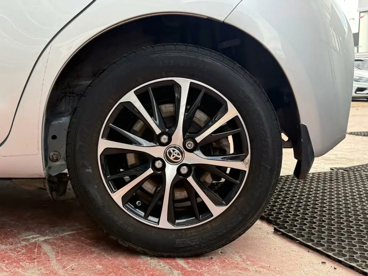 2019-toyota-yaris-15-vvt-i-icon-tech-98bhp-hybrid-1497cc-e-cvt-big-17