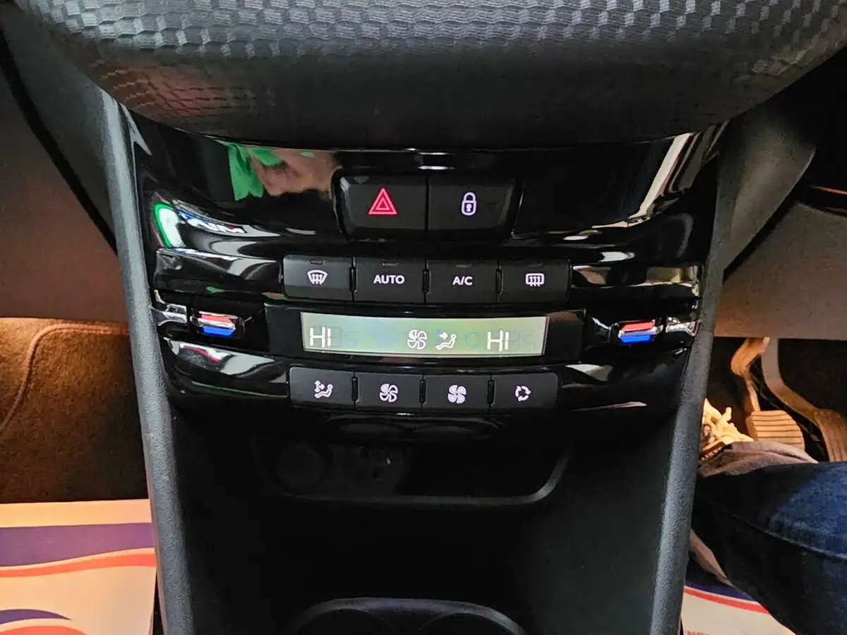2018-peugeot-2008-suv-12-puretech-allure-130bhp-ss-big-21
