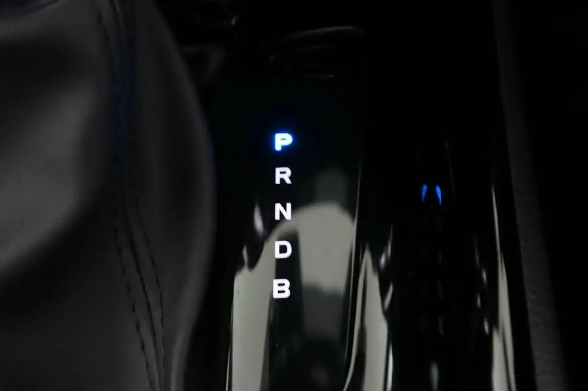 2023-toyota-c-hr-18-vvt-i-design-120bhp-big-50