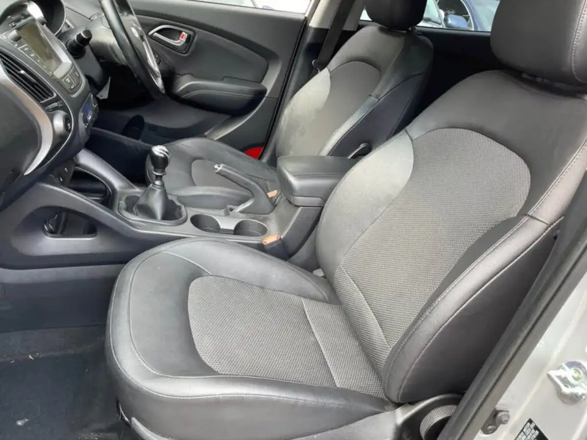 2015-hyundai-ix35-16-se-nav-blue-drive-isg-big-7