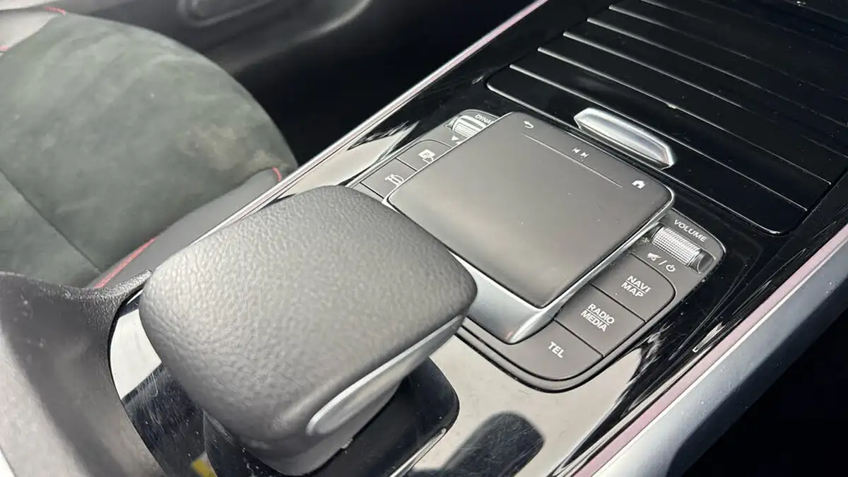 2022-mercedes-benz-eqb-e-eqb-300-amg-line-big-15