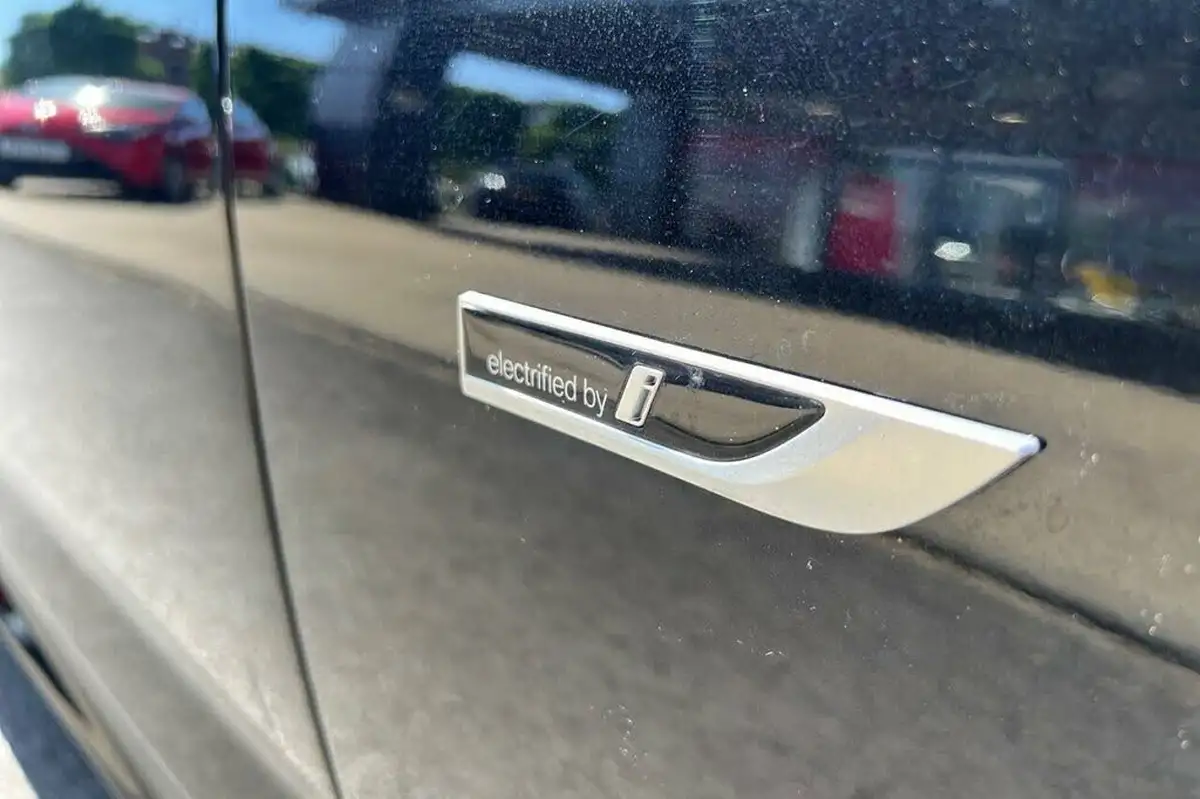 2022-bmw-5-series-20-530e-m-sport-touring-5d-big-16