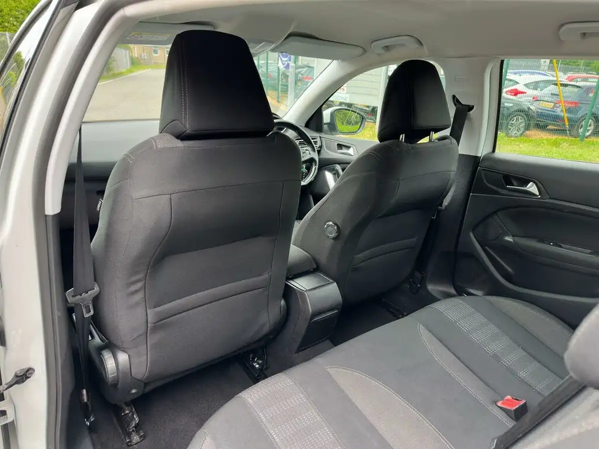 2017-peugeot-308-16-bluehdi-allure-big-36