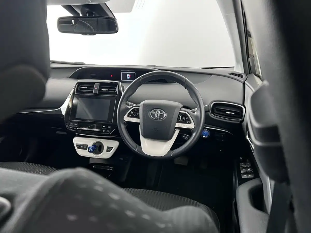 2019-toyota-prius-18-vvt-i-business-edition-plus-ss-cvt-big-23
