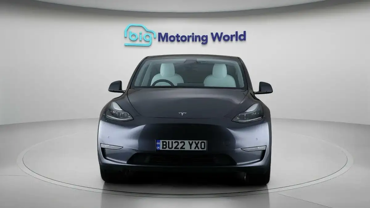 2022-tesla-model-y-e-long-range-big-2