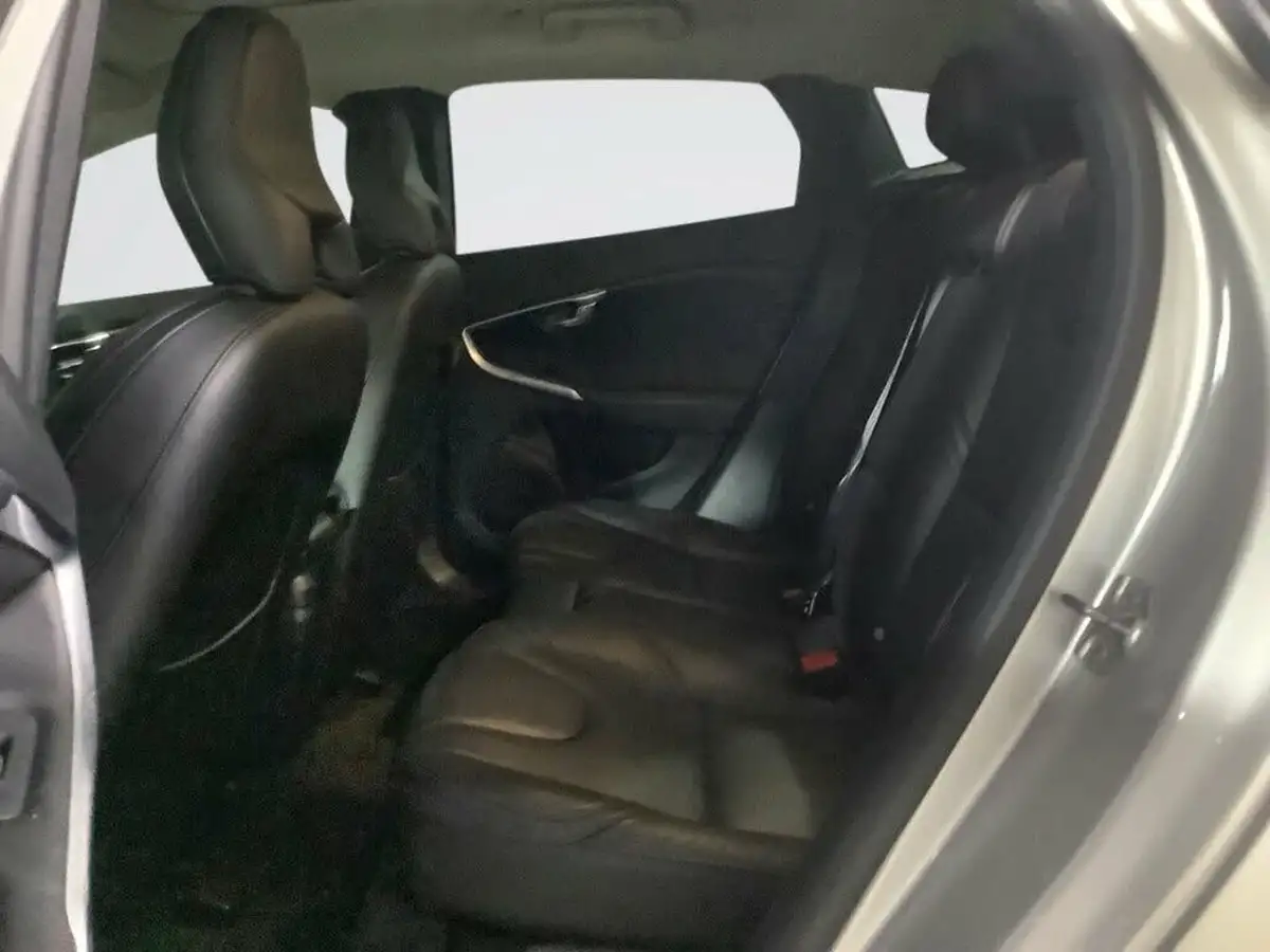2018-volvo-v40-15-t3-inscription-big-12