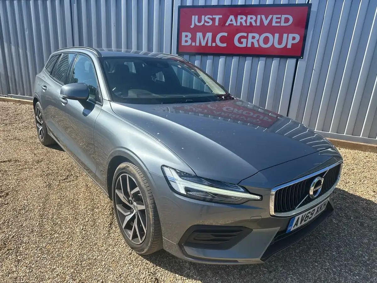 2019-volvo-v60-20td-d3-momentum-plus-geartronic-big-0