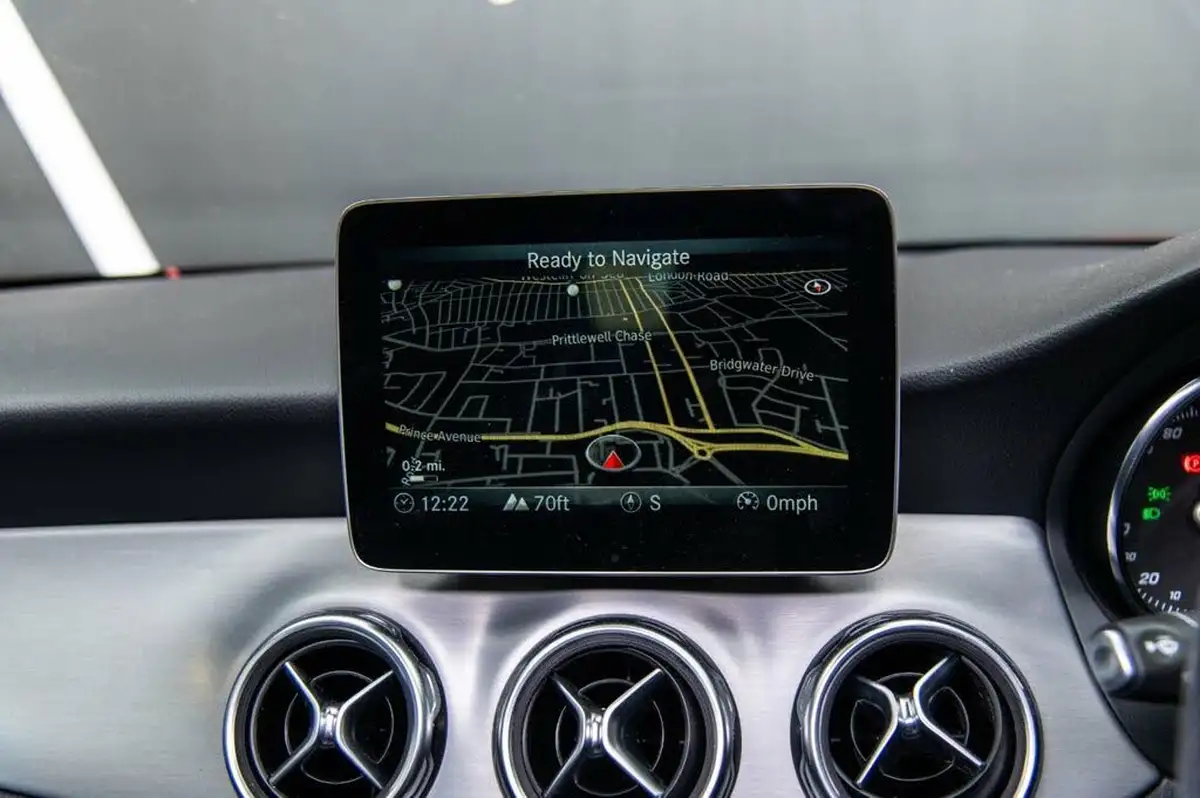 2020-mercedes-benz-gla-class-16-gla-200-amg-line-edition-plus-7g-dct-big-70