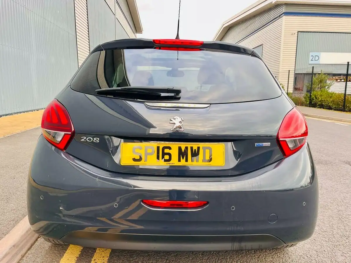 2016-peugeot-208-12-puretech-allure-82bhp-3d-big-6