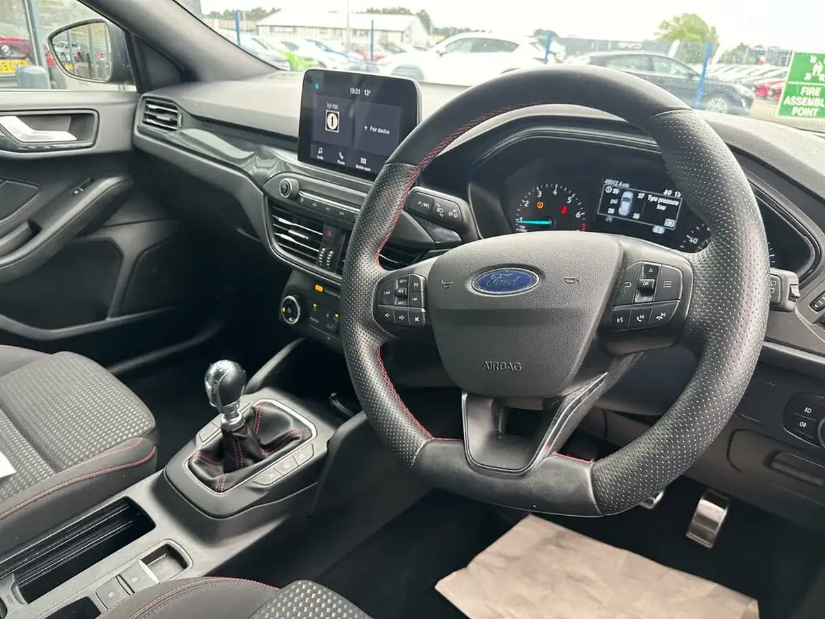 2020-ford-focus-10t-st-line-edition-125ps-hybrid-mhev-hatchback-big-3