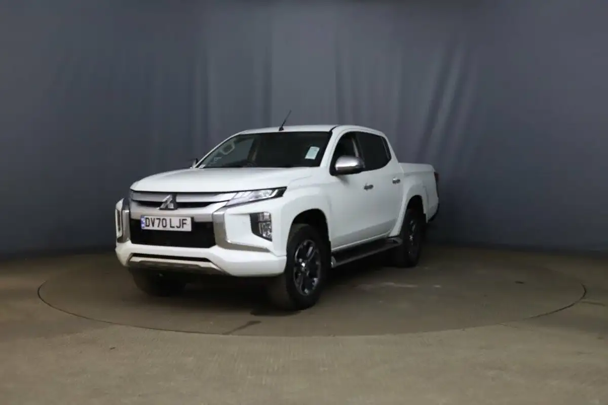 2020-mitsubishi-l200-22di-d-barbarian-x-big-2