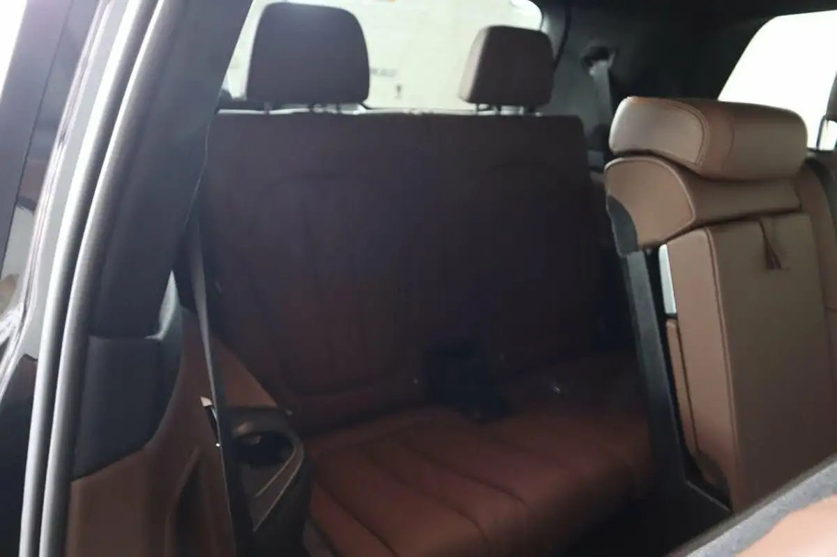 2022-bmw-x7-30td-xdrive-40d-m-sport-big-16