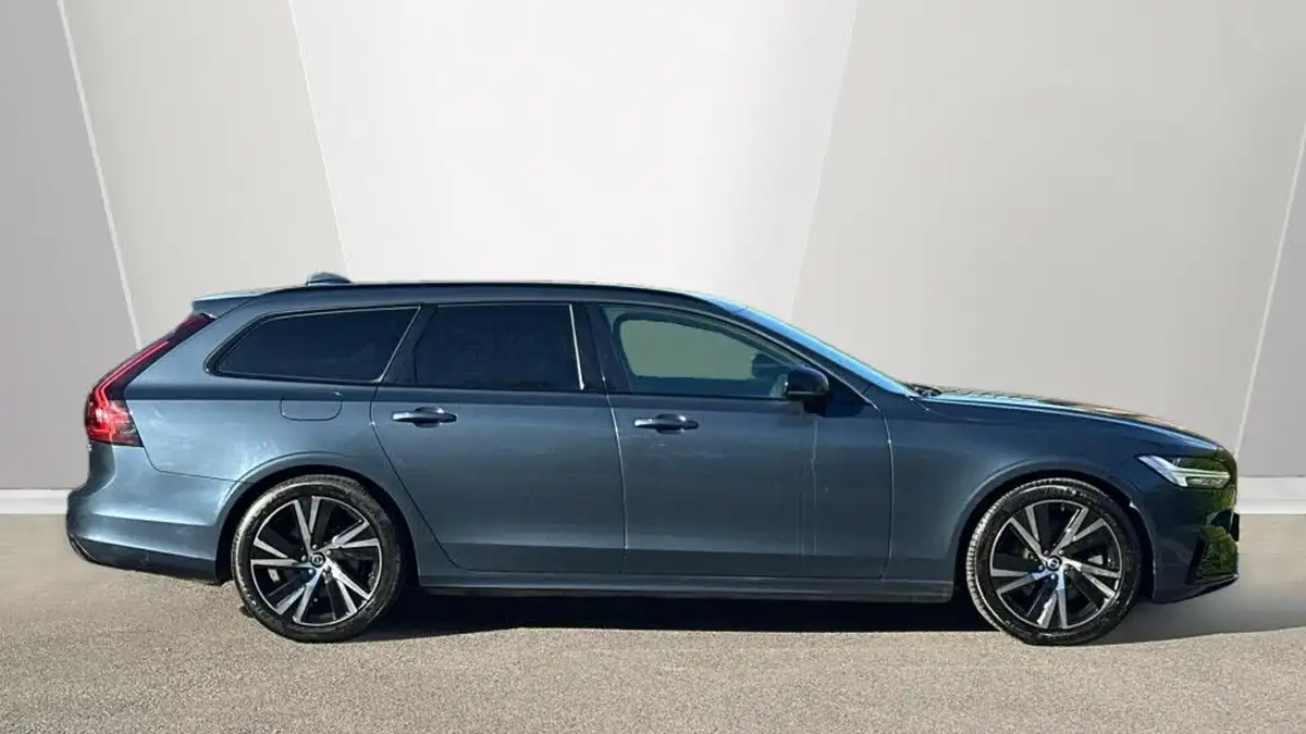 2022-volvo-v90-20td-b4-r-design-big-2