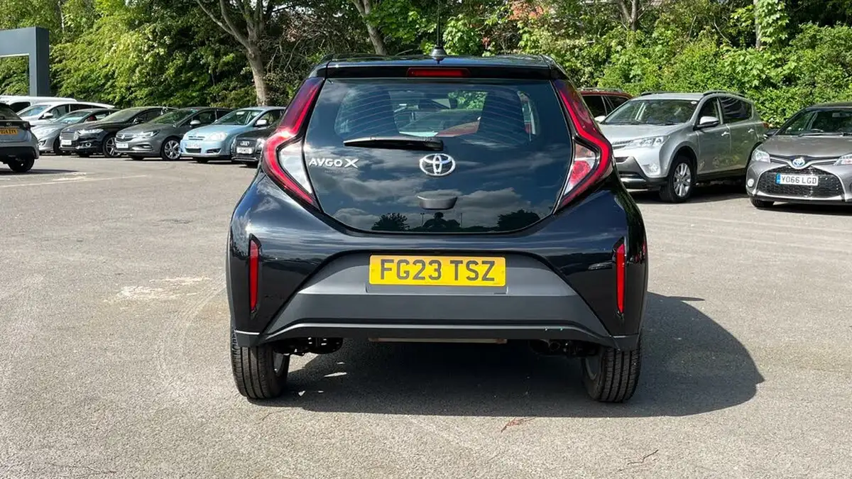 2023-toyota-aygo-x-10-vvt-i-pure-big-18