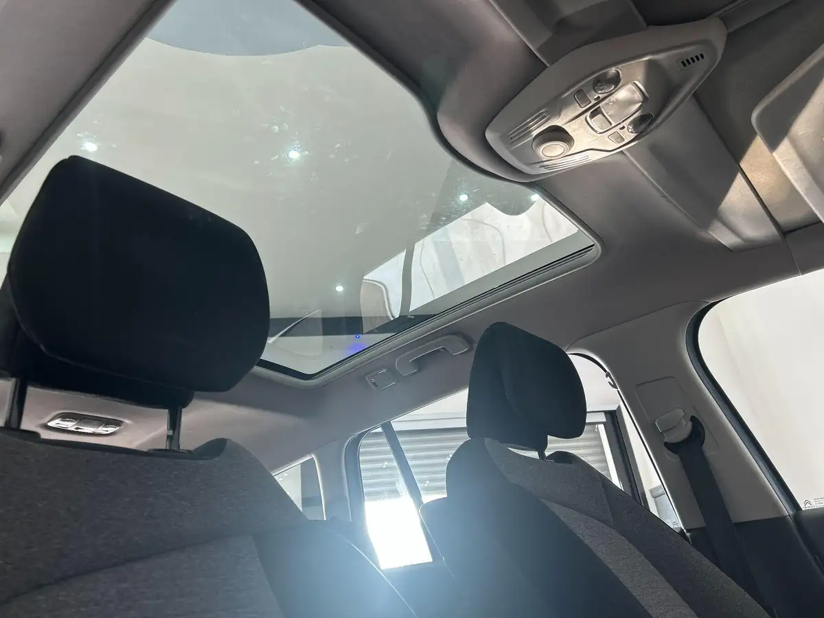 2016-citroen-grand-c4-picasso-16bluehdi-selection-big-38