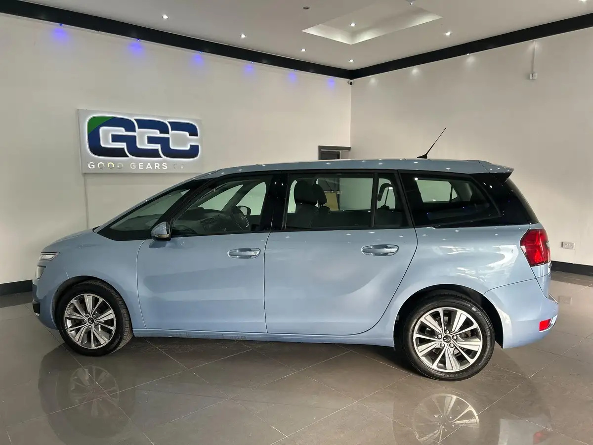 2016-citroen-grand-c4-picasso-16bluehdi-selection-big-10