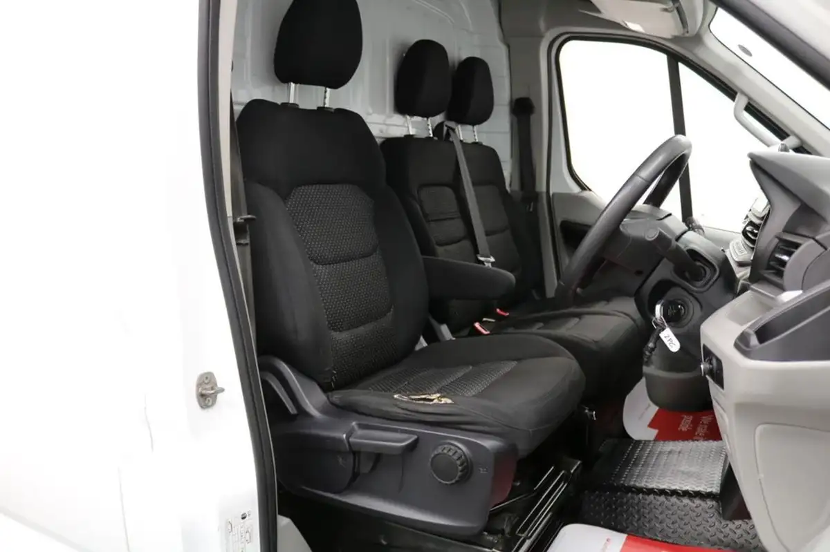 2022-maxus-deliver-9-20tdi-l3h2-big-23