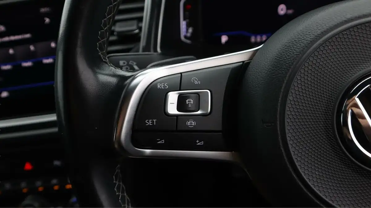 2019-volkswagen-t-roc-15-tsi-r-line-dsg-big-24