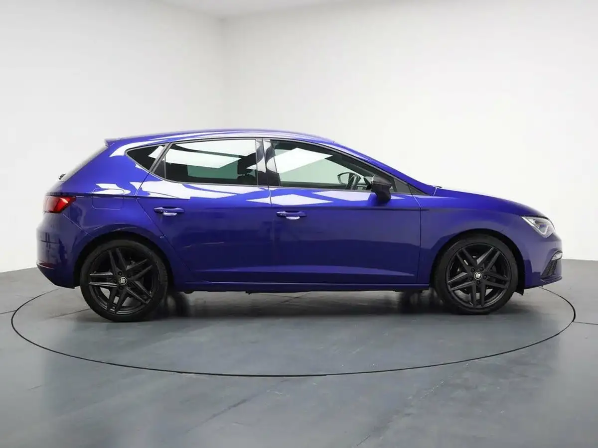 2020-seat-leon-20tdi-fr-black-edition-hatchback-dsg-big-13