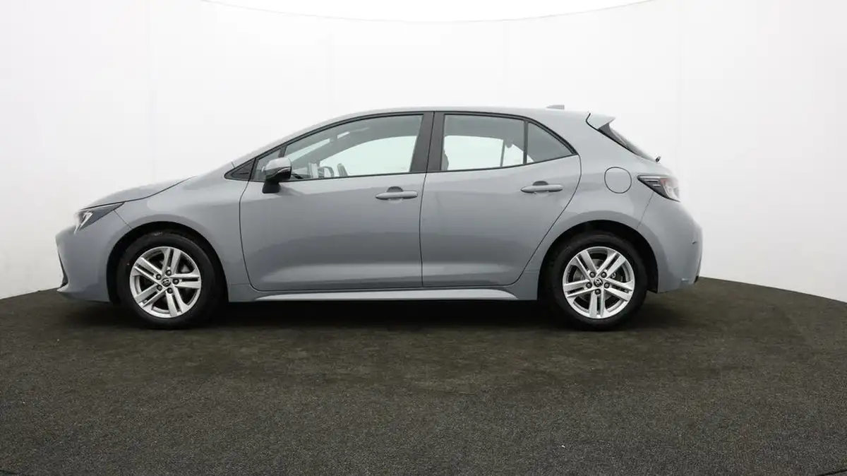 2022-toyota-corolla-18-vvt-i-icon-120bhp-trk-hatchback-5d-big-3