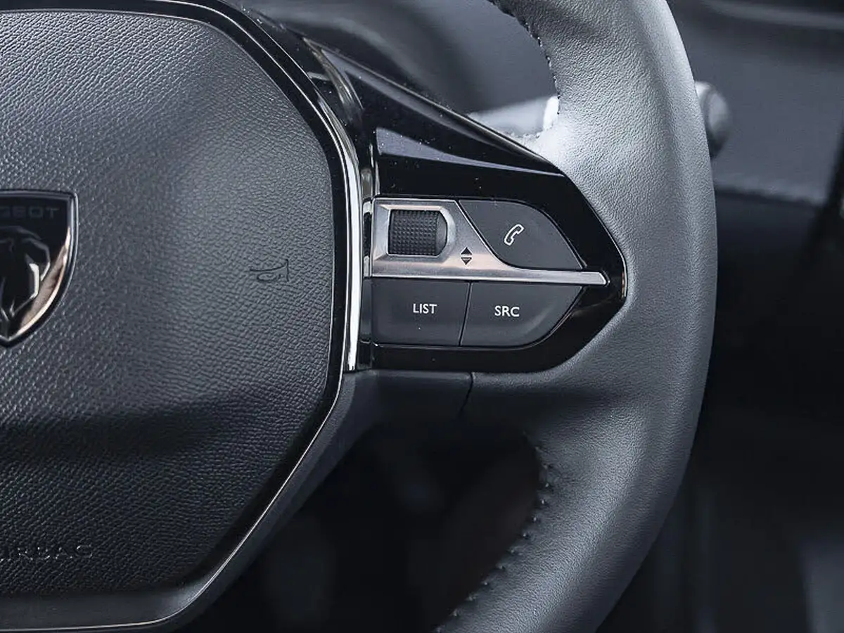 2025-peugeot-2008-suv-12-puretech-allure-130ps-big-14