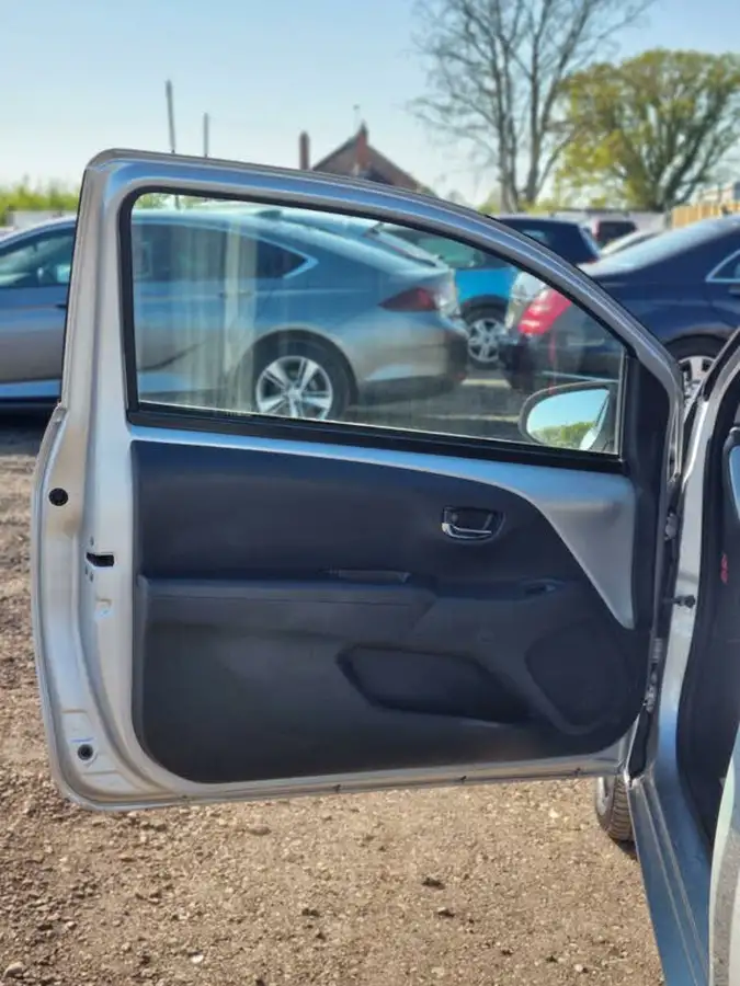 2015-citroen-c1-10-vti-flair-3d-big-12