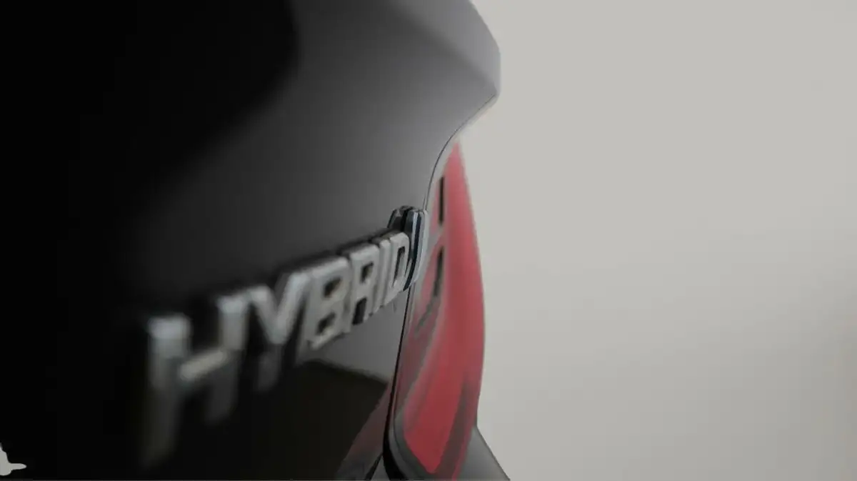 2022-toyota-yaris-15-vvt-i-excel-big-22