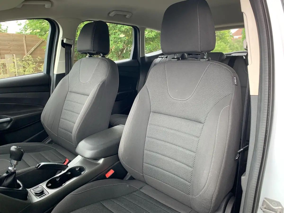 2013-ford-kuga-20tdci-zetec-big-40