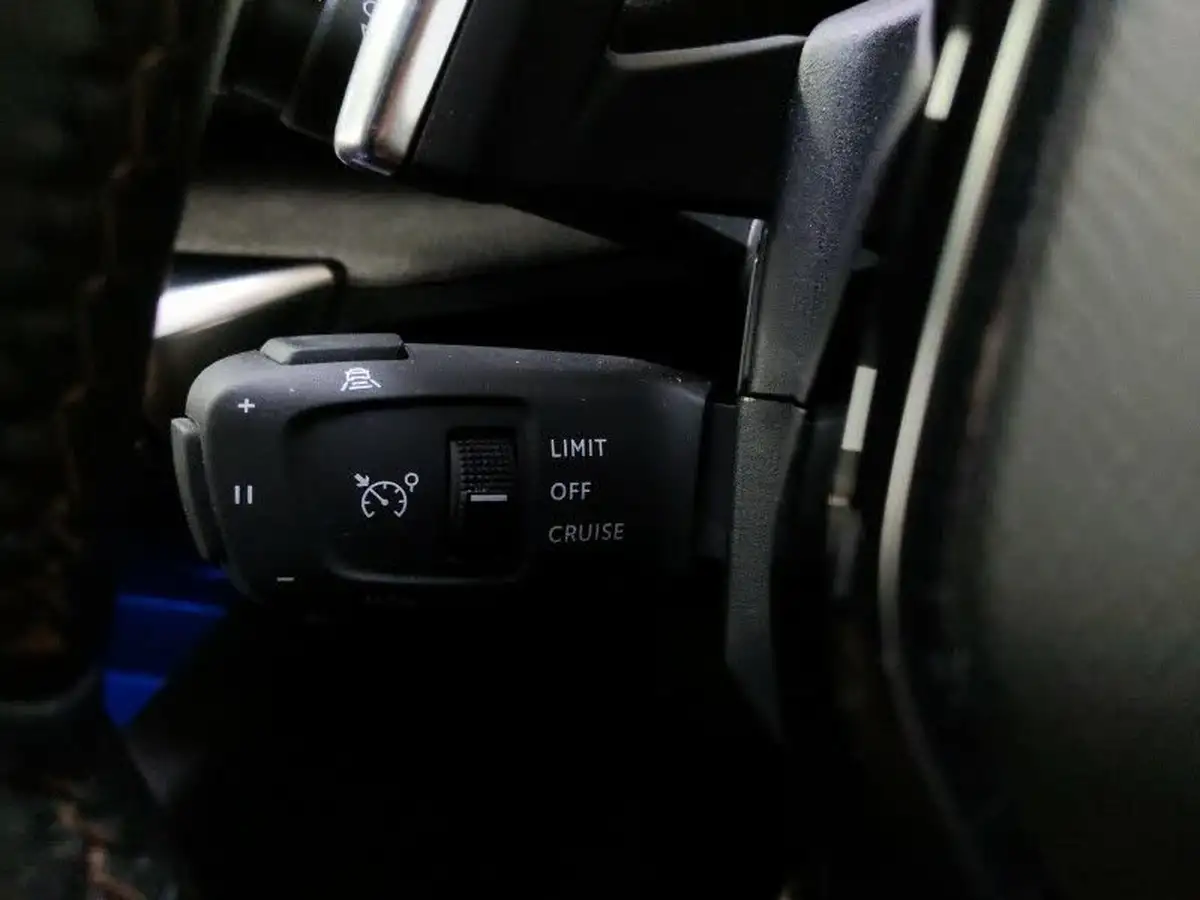 2024-peugeot-3008-suv-12-puretech-gt-136ps-hybrid-e-dsc6-big-16