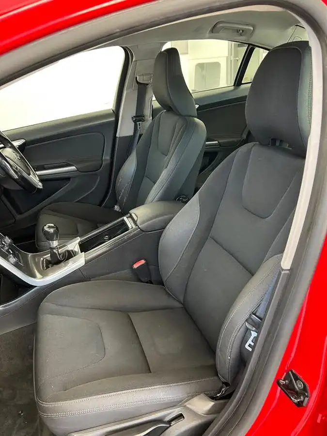 2010-volvo-s60-20td-d3-se-161bhp-1984cc-big-10