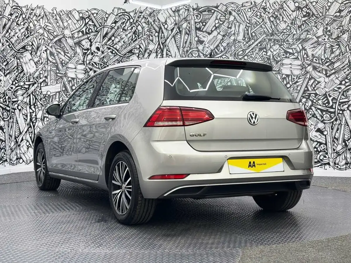 2018-volkswagen-golf-16tdi-se-hatchback-5d-dsg-big-8