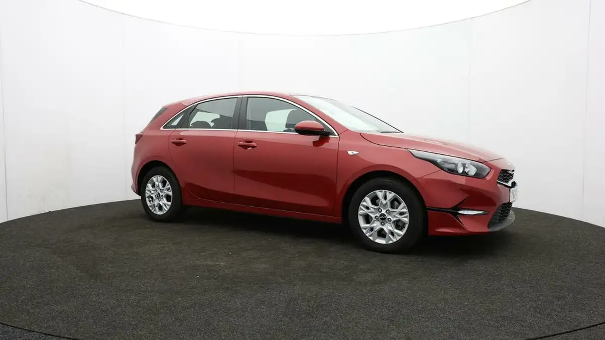 2024-kia-ceed-15-t-gdi-2-138bhp-hatchback-big-38
